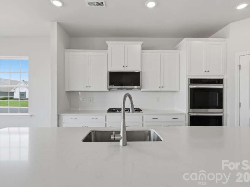 5475 Redbud Road, Lancaster, SC 29720.  MLS# CAR4357127, YatesRealty ID 30277. 