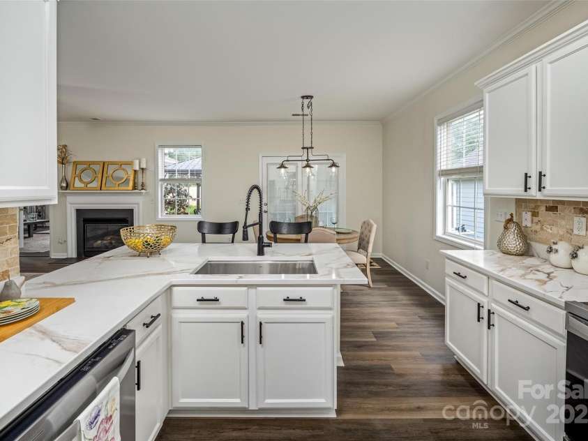 115 Morrocroft Lane, Mooresville, NC 28117.  MLS# CAR4272776, YatesRealty ID 30278. 