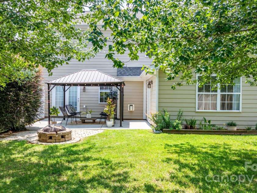 115 Morrocroft Lane, Mooresville, NC 28117.  MLS# CAR4272776, YatesRealty ID 30278. 
