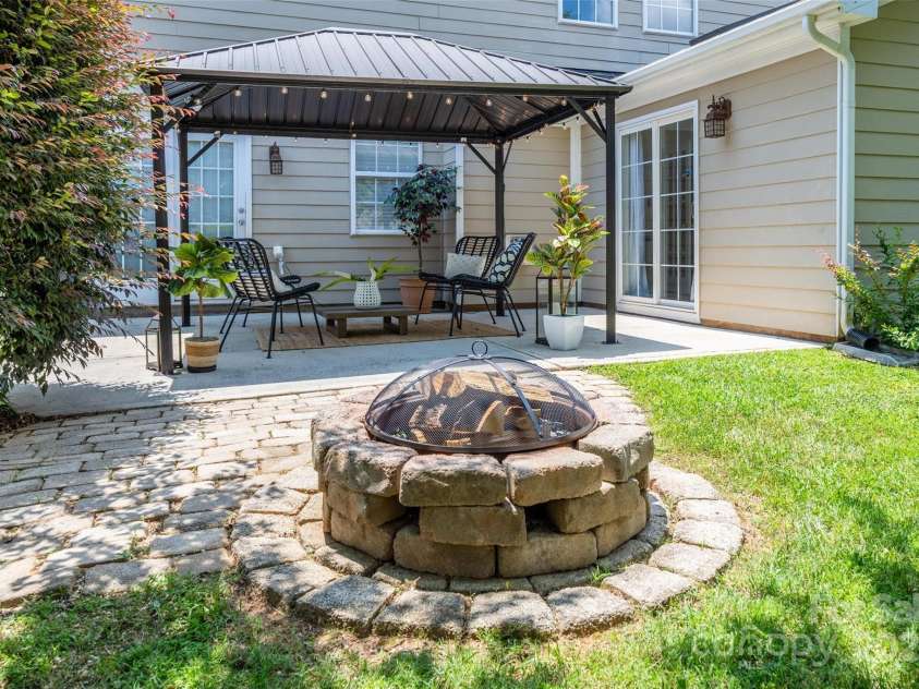 115 Morrocroft Lane, Mooresville, NC 28117.  MLS# CAR4272776, YatesRealty ID 30278. 