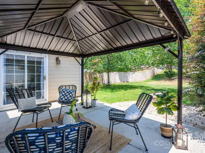 115 Morrocroft Lane, Mooresville, NC 28117.  MLS# CAR4272776, YatesRealty ID 30278. 