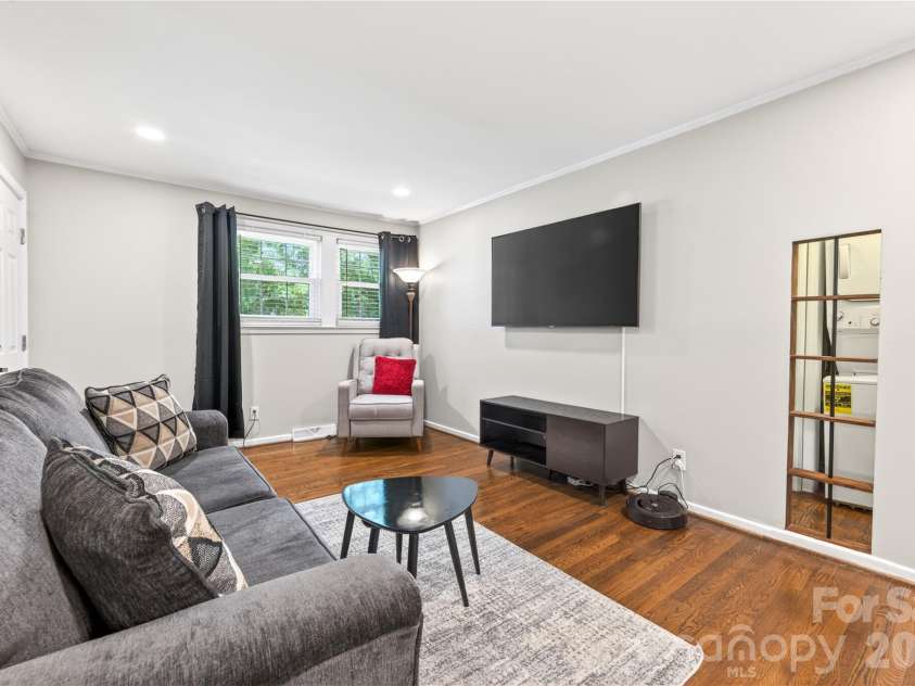 3241 Minnesota Road, Charlotte, NC 28208.  MLS# CAR4382902, YatesRealty ID 30279. 