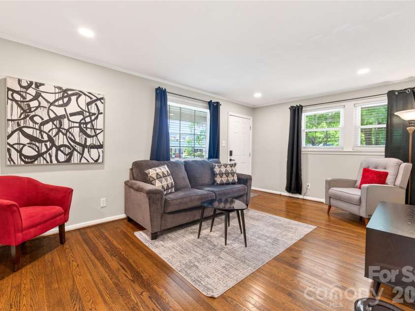 3241 Minnesota Road, Charlotte, NC 28208.  MLS# CAR4382902, YatesRealty ID 30279. 