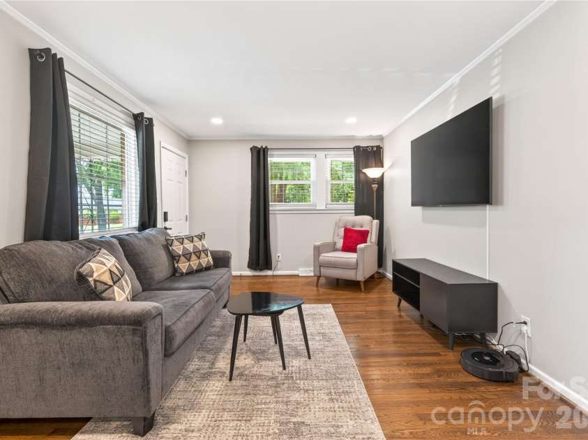 3241 Minnesota Road, Charlotte, NC 28208.  MLS# CAR4382902, YatesRealty ID 30279. 