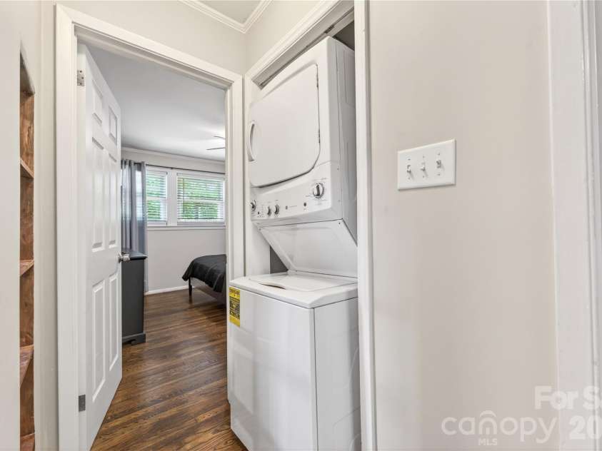 3241 Minnesota Road, Charlotte, NC 28208.  MLS# CAR4382902, YatesRealty ID 30279. 