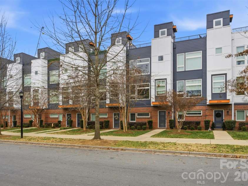 2712 Youngblood Street, Charlotte, NC 28203.  MLS# CAR4328236, YatesRealty ID 3028. 