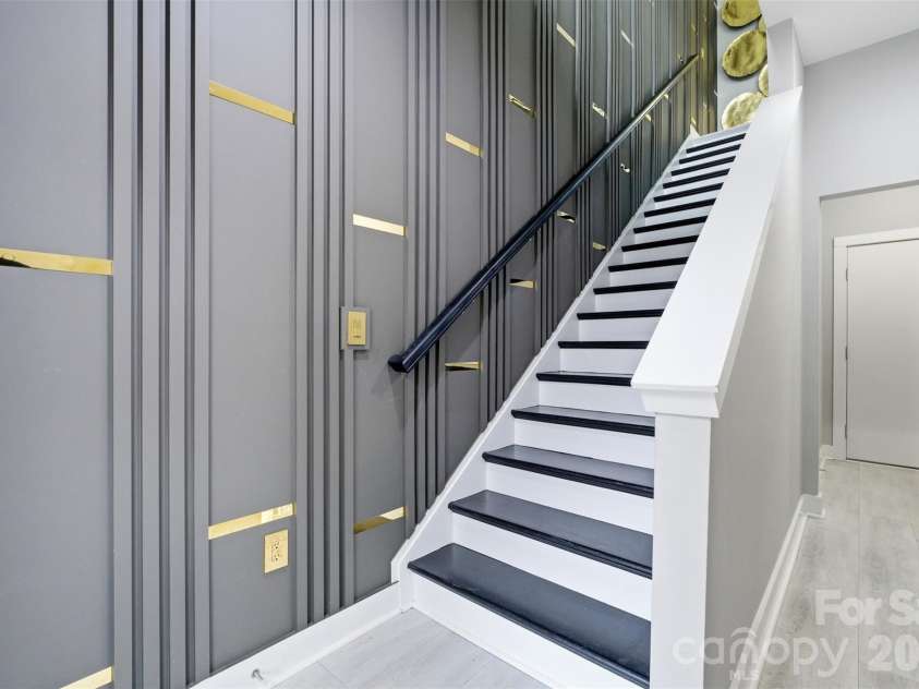 2712 Youngblood Street, Charlotte, NC 28203.  MLS# CAR4328236, YatesRealty ID 3028. 