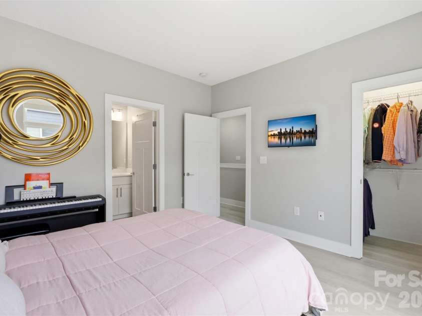 2712 Youngblood Street, Charlotte, NC 28203.  MLS# CAR4328236, YatesRealty ID 3028. 