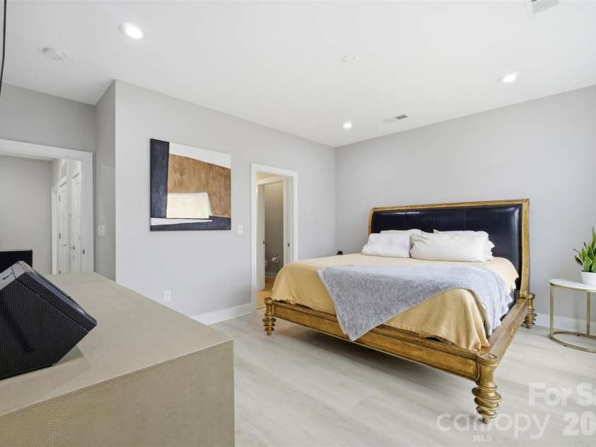 2712 Youngblood Street, Charlotte, NC 28203.  MLS# CAR4328236, YatesRealty ID 3028. 