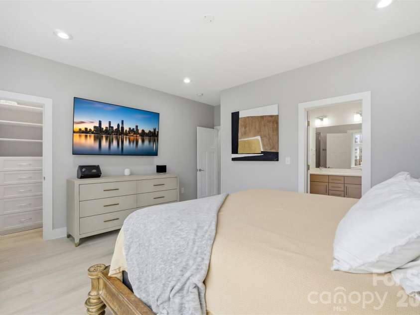 2712 Youngblood Street, Charlotte, NC 28203.  MLS# CAR4328236, YatesRealty ID 3028. 