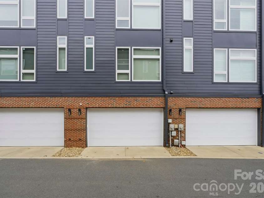 2712 Youngblood Street, Charlotte, NC 28203.  MLS# CAR4328236, YatesRealty ID 3028. 