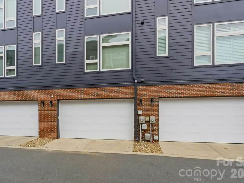 2712 Youngblood Street, Charlotte, NC 28203.  MLS# CAR4328236, YatesRealty ID 3028. 