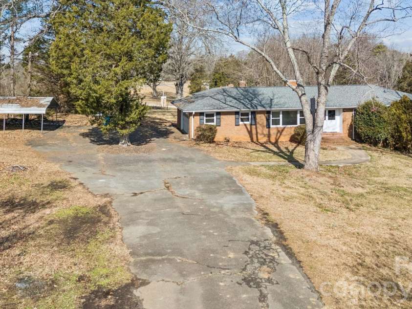 9525 Brief Road, Charlotte, NC 28227.  MLS# CAR4344624, YatesRealty ID 3028. 