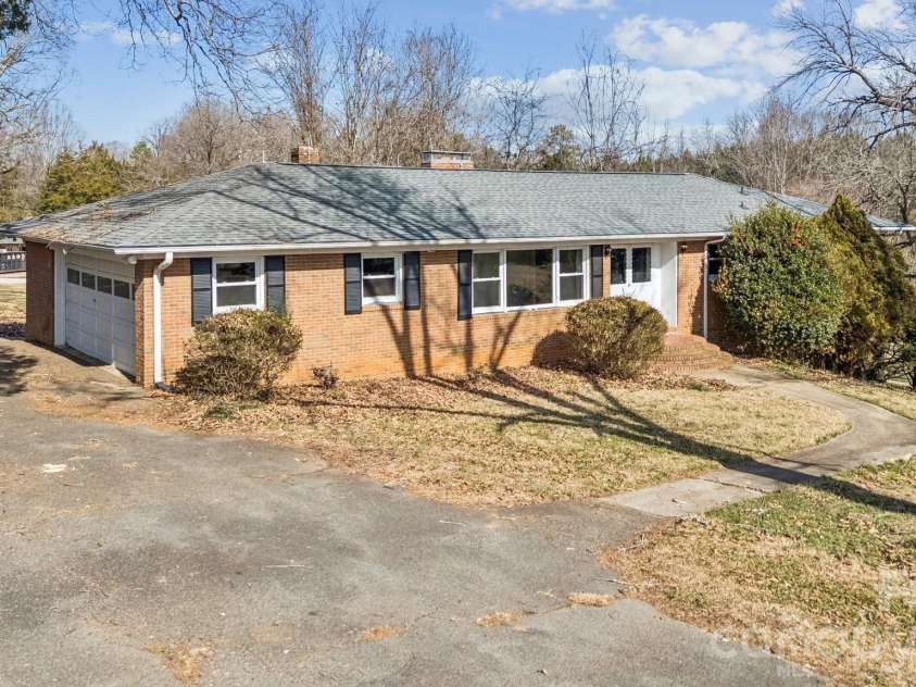 9525 Brief Road, Charlotte, NC 28227.  MLS# CAR4344624, YatesRealty ID 3028. 