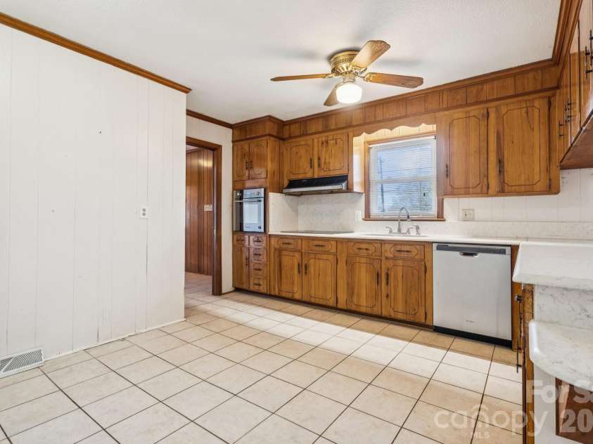 9525 Brief Road, Charlotte, NC 28227.  MLS# CAR4344624, YatesRealty ID 3028. 