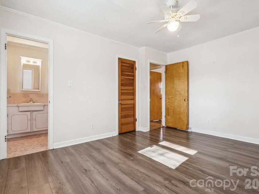 9525 Brief Road, Charlotte, NC 28227.  MLS# CAR4344624, YatesRealty ID 3028. 