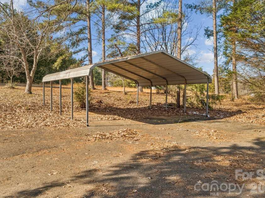 9525 Brief Road, Charlotte, NC 28227.  MLS# CAR4344624, YatesRealty ID 3028. 