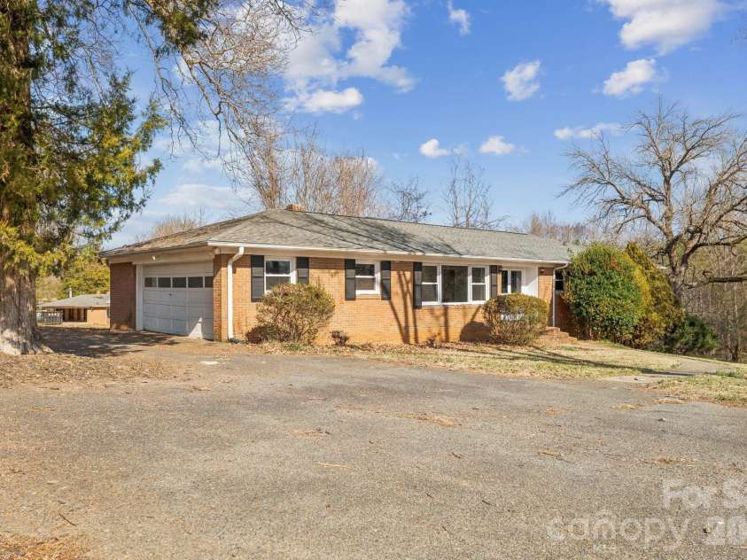 9525 Brief Road, Charlotte, NC 28227.  MLS# CAR4344624, YatesRealty ID 3028. 