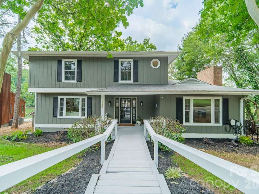 1026 Bounty Lane, Fort Mill, SC 29708.  MLS# CAR4385878, YatesRealty ID 30280. Welcome Home! 