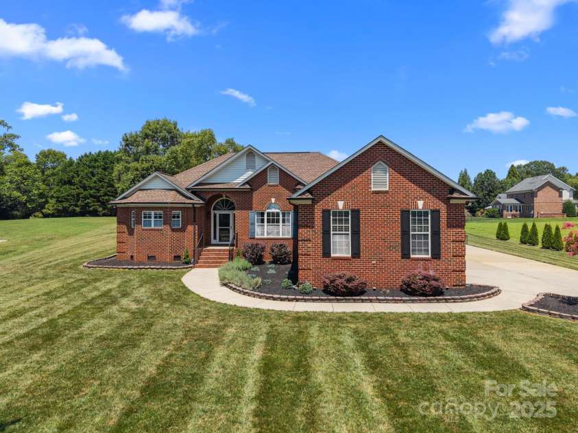 6006 Leeds Court, Monroe, NC 28110.  MLS# CAR4283828, YatesRealty ID 30281. 