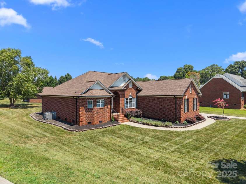6006 Leeds Court, Monroe, NC 28110.  MLS# CAR4283828, YatesRealty ID 30281. 