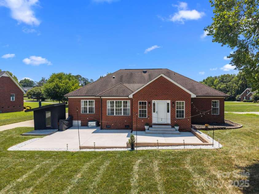 6006 Leeds Court, Monroe, NC 28110.  MLS# CAR4283828, YatesRealty ID 30281. 