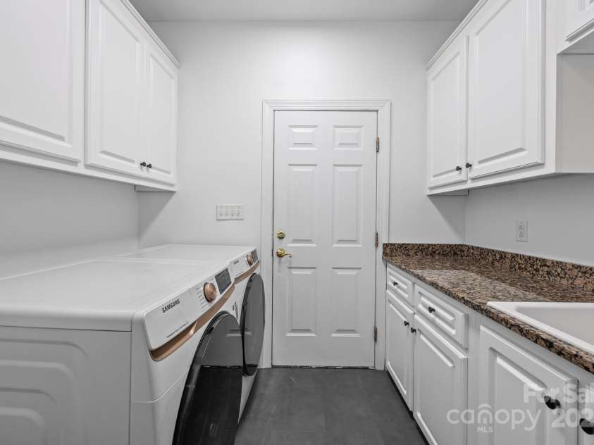 6006 Leeds Court, Monroe, NC 28110.  MLS# CAR4283828, YatesRealty ID 30281. 