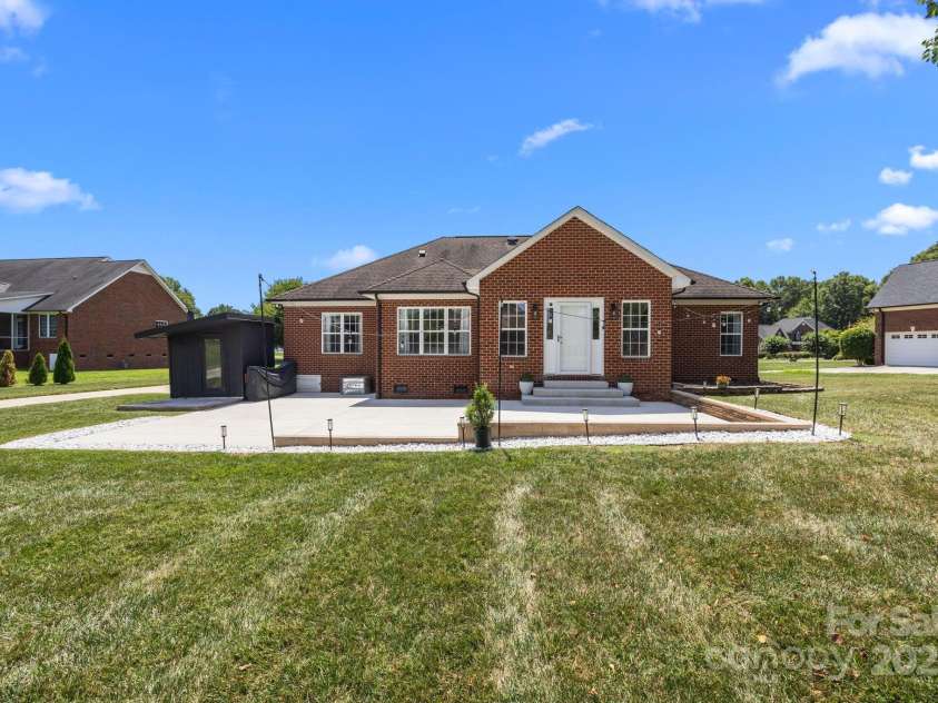 6006 Leeds Court, Monroe, NC 28110.  MLS# CAR4283828, YatesRealty ID 30281. 