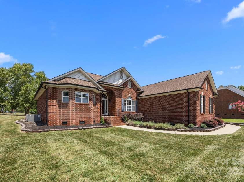 6006 Leeds Court, Monroe, NC 28110.  MLS# CAR4283828, YatesRealty ID 30281. 