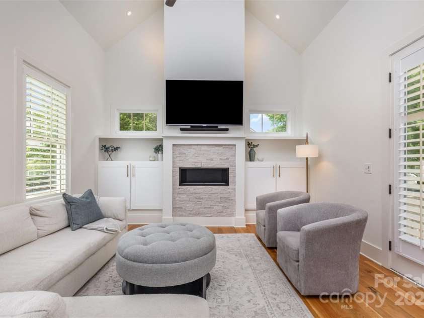 1830 Wickford Place, Charlotte, NC 28203.  MLS# CAR4257995, YatesRealty ID 30282. 