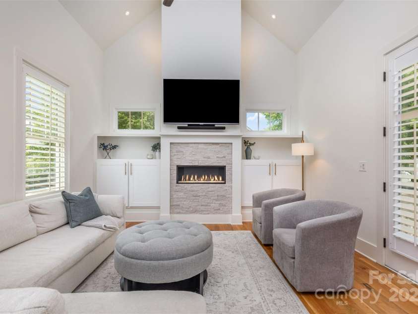 1830 Wickford Place, Charlotte, NC 28203.  MLS# CAR4257995, YatesRealty ID 30282. 