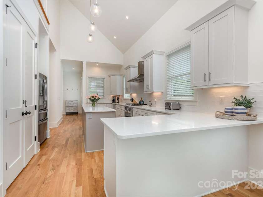 1830 Wickford Place, Charlotte, NC 28203.  MLS# CAR4257995, YatesRealty ID 30282. 