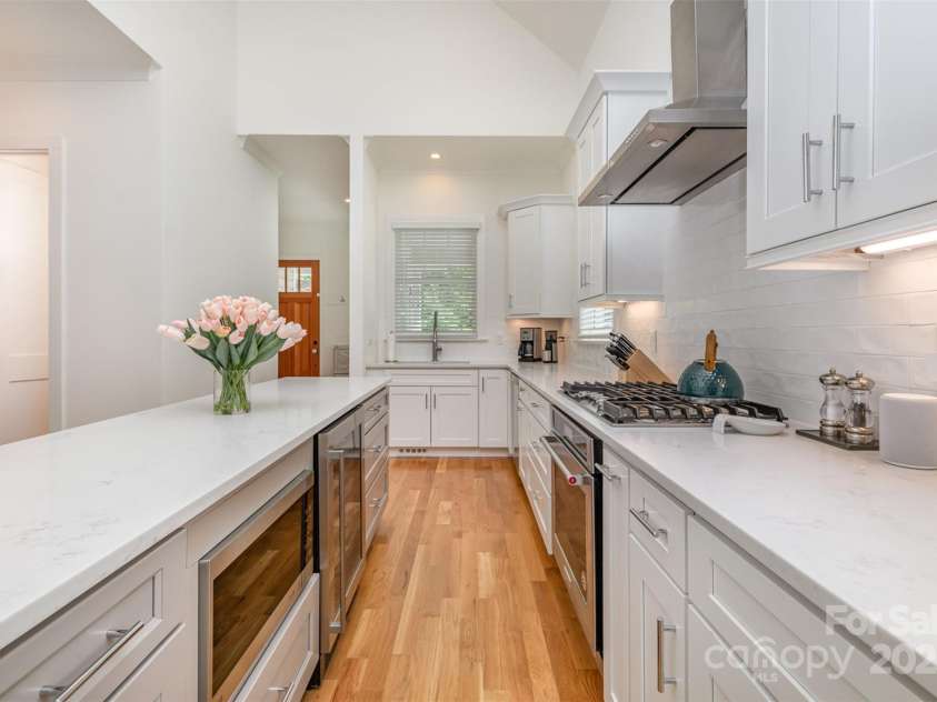 1830 Wickford Place, Charlotte, NC 28203.  MLS# CAR4257995, YatesRealty ID 30282. 