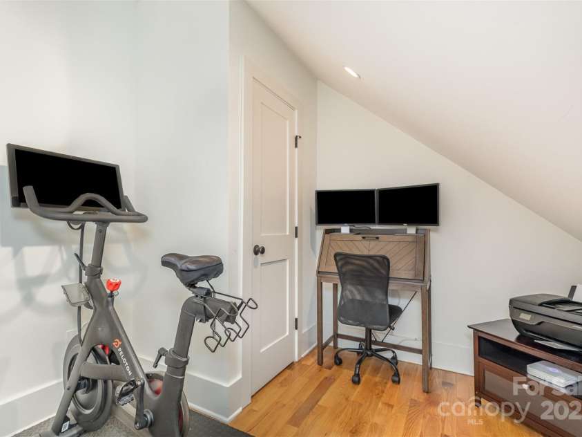1830 Wickford Place, Charlotte, NC 28203.  MLS# CAR4257995, YatesRealty ID 30282. 