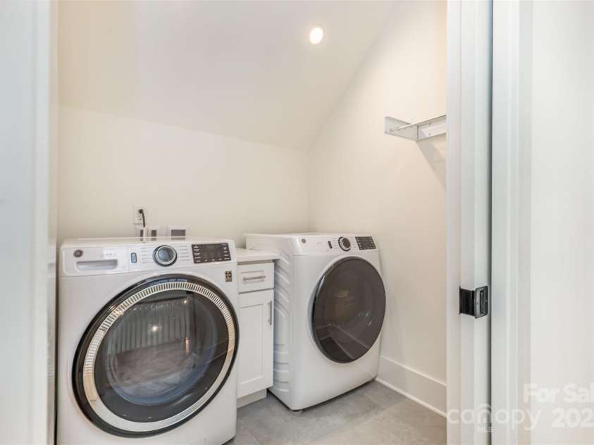 1830 Wickford Place, Charlotte, NC 28203.  MLS# CAR4257995, YatesRealty ID 30282. 