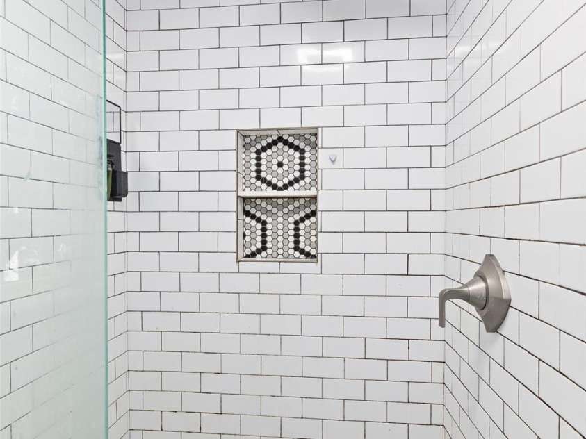5015 Murrayhill Road, Charlotte, NC 28210.  MLS# CAR4381203, YatesRealty ID 30282. 
