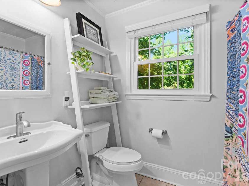 5015 Murrayhill Road, Charlotte, NC 28210.  MLS# CAR4381203, YatesRealty ID 30282. 
