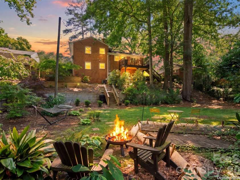 5015 Murrayhill Road, Charlotte, NC 28210.  MLS# CAR4381203, YatesRealty ID 30282. 