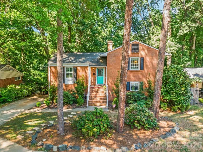 5015 Murrayhill Road, Charlotte, NC 28210.  MLS# CAR4381203, YatesRealty ID 30282. 