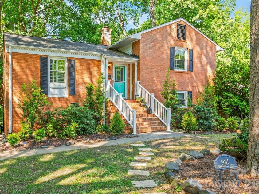 5015 Murrayhill Road, Charlotte, NC 28210.  MLS# CAR4381203, YatesRealty ID 30282. 