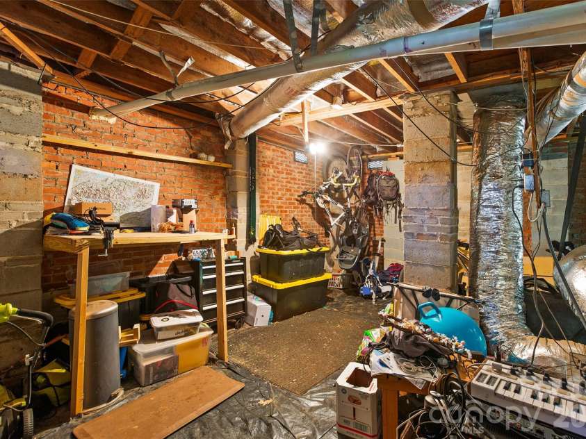 5015 Murrayhill Road, Charlotte, NC 28210.  MLS# CAR4381203, YatesRealty ID 30282. Tall Crawlspace, great for storage & a workshop area