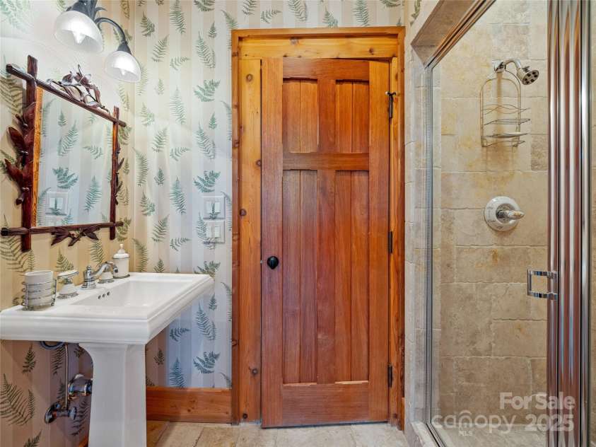 770 Meadow Ridge Drive, Lake Toxaway, NC 28747.  MLS# CAR4287231, YatesRealty ID 30283. 