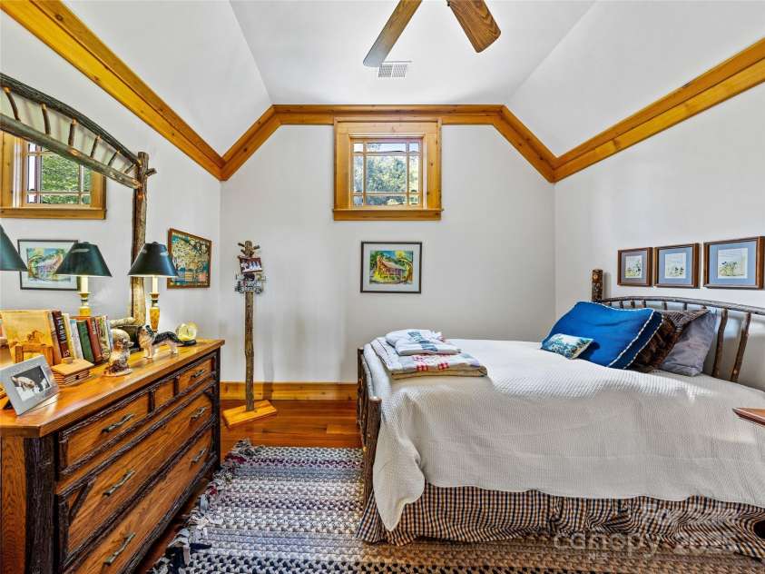 770 Meadow Ridge Drive, Lake Toxaway, NC 28747.  MLS# CAR4287231, YatesRealty ID 30283. 