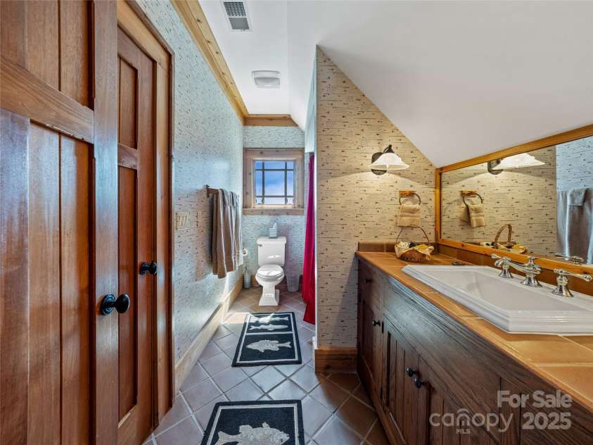 770 Meadow Ridge Drive, Lake Toxaway, NC 28747.  MLS# CAR4287231, YatesRealty ID 30283. 