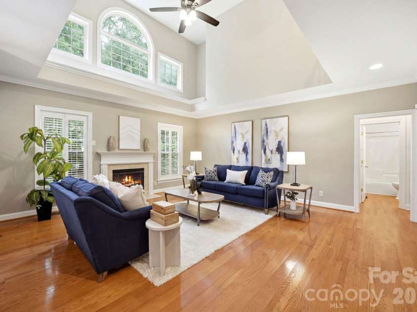 2937 Shady Reach Lane, Charlotte, NC 28214.  MLS# CAR4391581, YatesRealty ID 30285. 2 Story Great Room with Hardwood Floors throughout Main