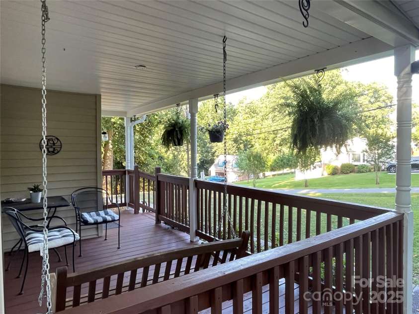 517 Stowe Drive, Lowell, NC 28098.  MLS# CAR4279841, YatesRealty ID 30285. 