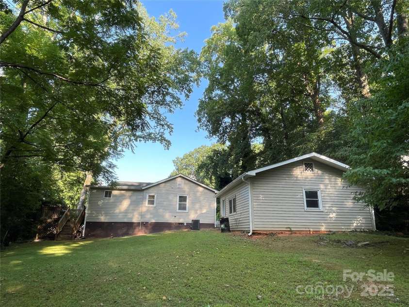517 Stowe Drive, Lowell, NC 28098.  MLS# CAR4279841, YatesRealty ID 30285. 