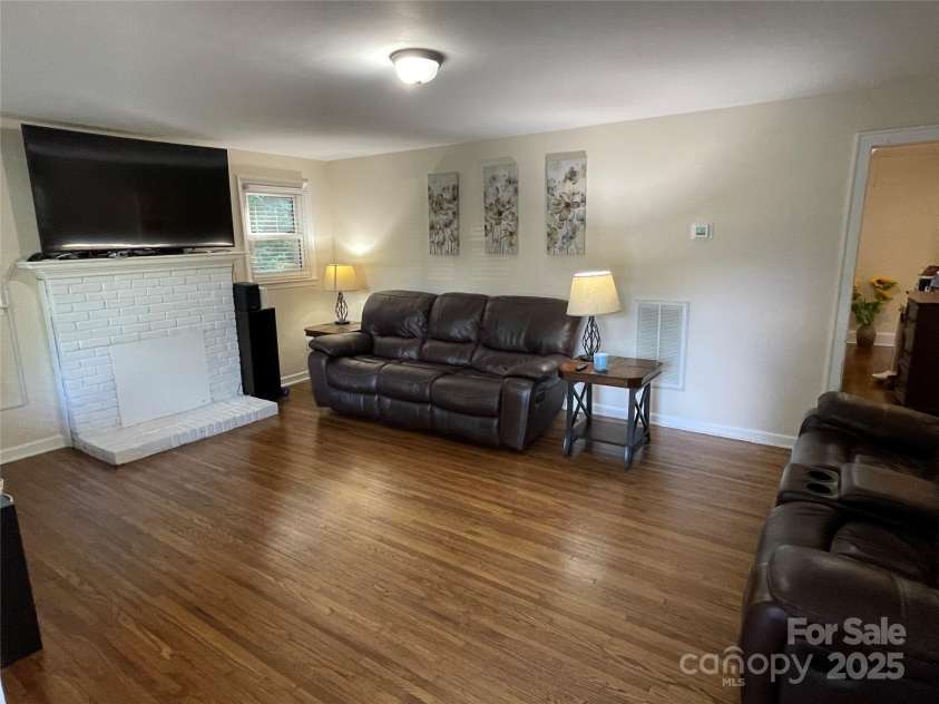 517 Stowe Drive, Lowell, NC 28098.  MLS# CAR4279841, YatesRealty ID 30285. 