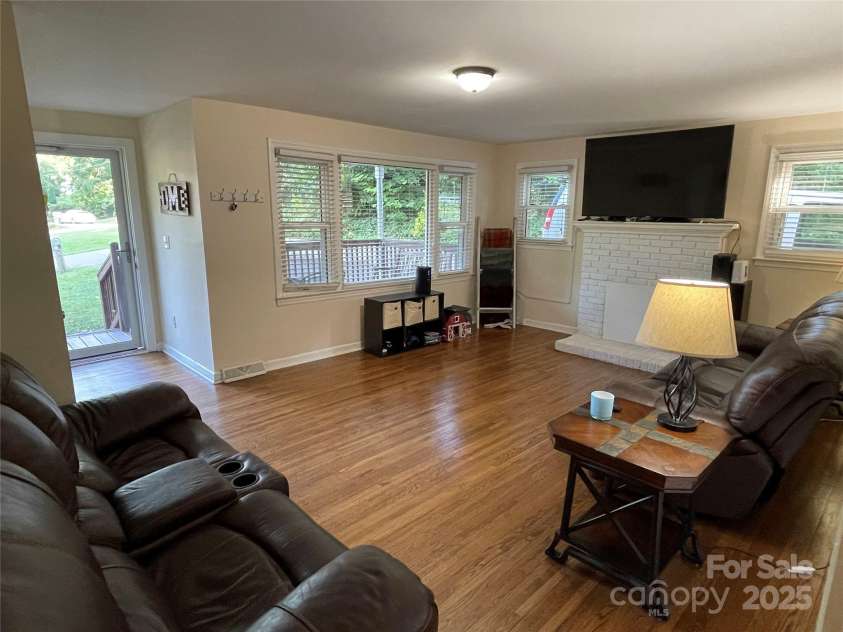 517 Stowe Drive, Lowell, NC 28098.  MLS# CAR4279841, YatesRealty ID 30285. 
