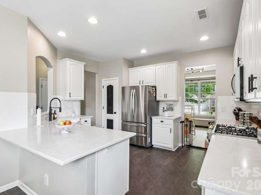 13713 Delstone Drive, Huntersville, NC 28078.  MLS# CAR4386022, YatesRealty ID 30286. 